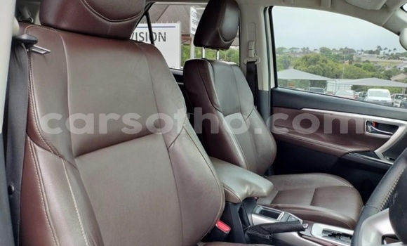 Acheter Occasion Voiture Toyota Fortuner Blanc à Maputsoe, Leribe Acheter Occasion Voiture Toyota Fortuner Blanc à Maputsoe, Leribe