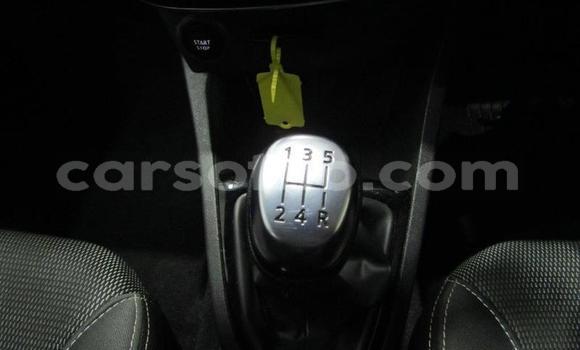 Buy Used Renault Clio White Car in Maputsoa in Leribe Buy Used Renault Clio White Car in Maputsoa in Leribe