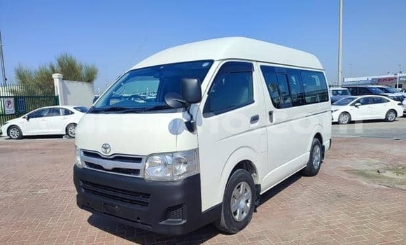 Sayi Na hannu Toyota Hiace White Mota in Maputsoe a Leribe