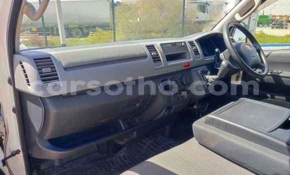 اشتري مستعمل Toyota Hiace White سيارة في Maputsoe في Leribe اشتري مستعمل Toyota Hiace White سيارة في Maputsoe في Leribe