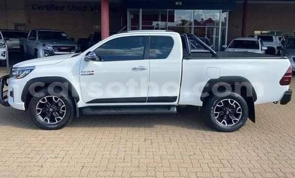 Buy Used Toyota Hilux White Car in Maseru in Maseru Buy Used Toyota Hilux White Car in Maseru in Maseru