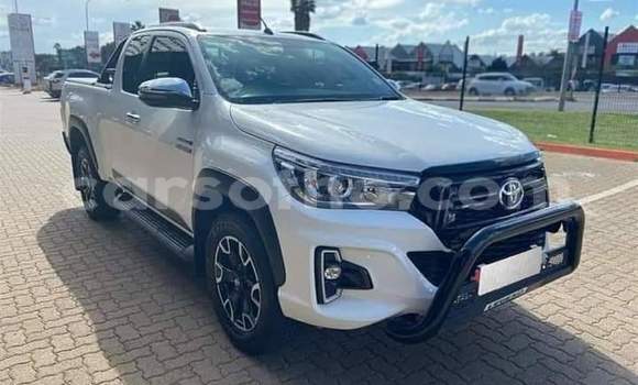 Buy Used Toyota Hilux White Car in Maseru in Maseru Buy Used Toyota Hilux White Car in Maseru in Maseru