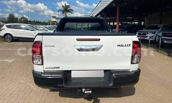 Buy Used Toyota Hilux White Car in Maseru in Maseru Buy Used Toyota Hilux White Car in Maseru in Maseru