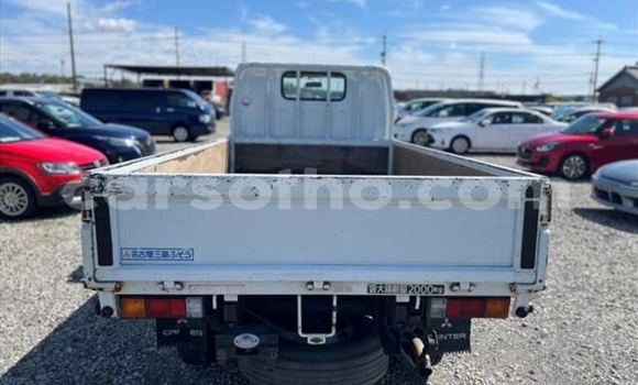 Sayi Na hannu Mitsubishi L400 White Babbar mota in Maputsoe a Leribe Sayi Na hannu Mitsubishi L400 White Babbar mota in Maputsoe a Leribe