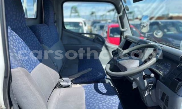 Sayi Na hannu Mitsubishi L400 White Babbar mota in Maputsoe a Leribe Sayi Na hannu Mitsubishi L400 White Babbar mota in Maputsoe a Leribe