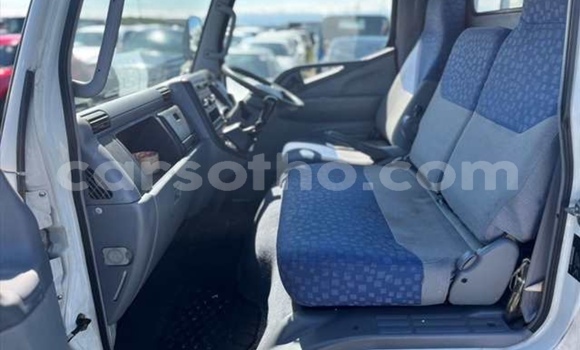 Sayi Na hannu Mitsubishi L400 White Babbar mota in Maputsoe a Leribe Sayi Na hannu Mitsubishi L400 White Babbar mota in Maputsoe a Leribe