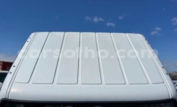 Sayi Na hannu Mitsubishi L400 White Babbar mota in Maputsoe a Leribe Sayi Na hannu Mitsubishi L400 White Babbar mota in Maputsoe a Leribe