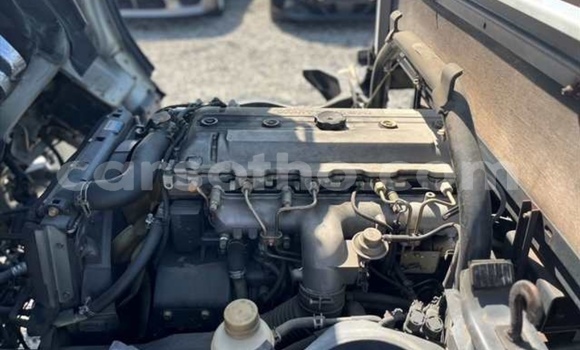 Sayi Na hannu Mitsubishi L400 White Babbar mota in Maputsoe a Leribe Sayi Na hannu Mitsubishi L400 White Babbar mota in Maputsoe a Leribe