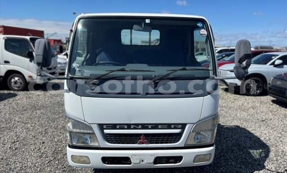 Sayi Na hannu Mitsubishi L400 White Babbar mota in Maputsoe a Leribe Sayi Na hannu Mitsubishi L400 White Babbar mota in Maputsoe a Leribe
