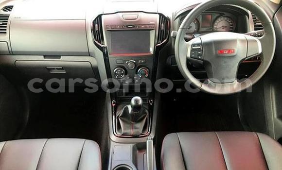 Acheter Occasion Voiture Isuzu KB Rouge à Butha–Buthe, Thaba-Tseka Acheter Occasion Voiture Isuzu KB Rouge à Butha–Buthe, Thaba-Tseka