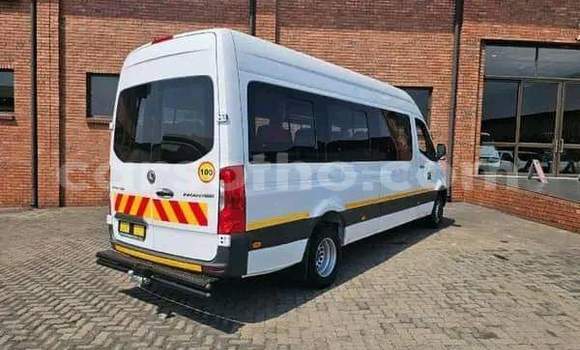 اشتري مستعمل Mercedes-Benz 300CD White سيارة في Maseru في Maseru اشتري مستعمل Mercedes-Benz 300CD White سيارة في Maseru في Maseru