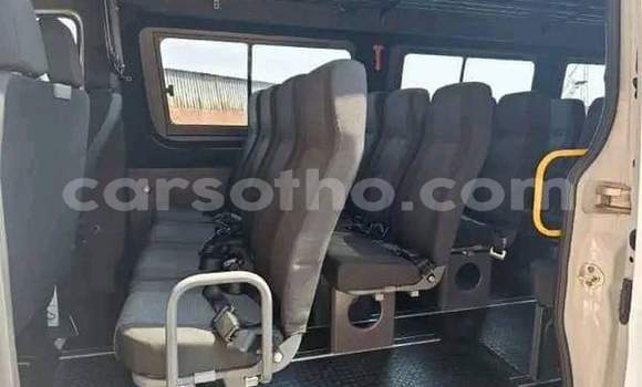 اشتري مستعمل Mercedes-Benz 300CD White سيارة في Maseru في Maseru اشتري مستعمل Mercedes-Benz 300CD White سيارة في Maseru في Maseru