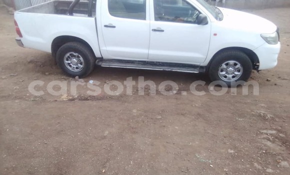 اشتري مستعمل Toyota Dolphin White سيارة في Mafeteng في Mafeteng