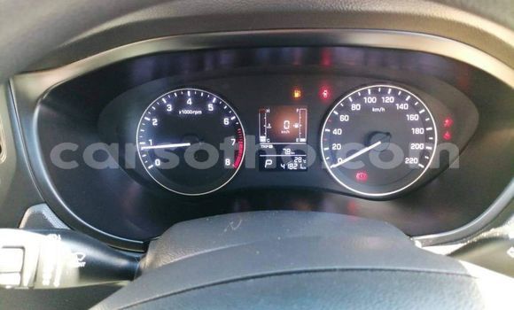 Acheter Occasion Voiture Hyundai i20 Rouge à Import - Dubai, Maseru Acheter Occasion Voiture Hyundai i20 Rouge à Import - Dubai, Maseru