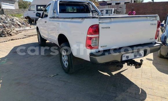 Acheter Occasion Voiture Toyota Hilux Blanc à Mafeteng, Mafeteng Acheter Occasion Voiture Toyota Hilux Blanc à Mafeteng, Mafeteng