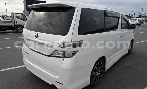 Sayi Na hannu Toyota Vellfire White Mota in Import - Dubai a Maseru Sayi Na hannu Toyota Vellfire White Mota in Import - Dubai a Maseru
