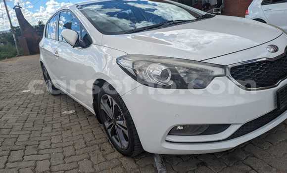 اشتري مستعمل Kia Cerato White سيارة في Hlotse في Leribe
