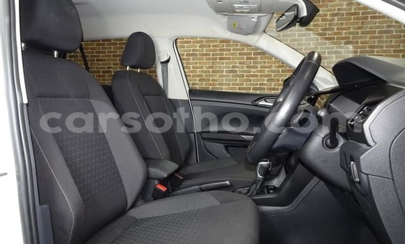 Sayi Na hannu Toyota RAV4 White Mota in Mafeteng a Mafeteng Sayi Na hannu Toyota RAV4 White Mota in Mafeteng a Mafeteng