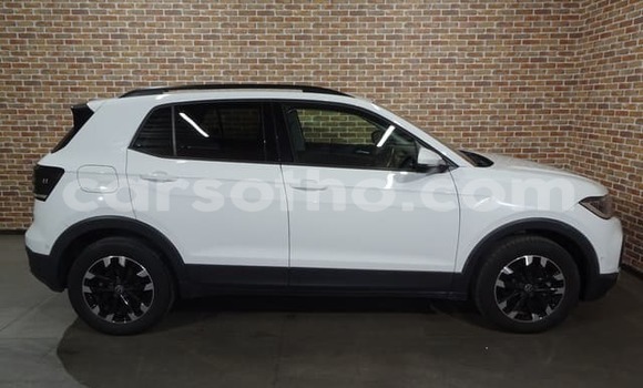 Sayi Na hannu Toyota RAV4 White Mota in Mafeteng a Mafeteng Sayi Na hannu Toyota RAV4 White Mota in Mafeteng a Mafeteng