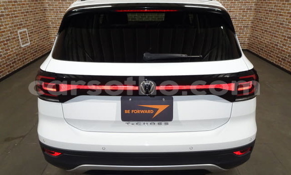 Sayi Na hannu Toyota RAV4 White Mota in Mafeteng a Mafeteng Sayi Na hannu Toyota RAV4 White Mota in Mafeteng a Mafeteng