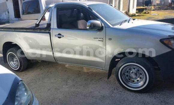 Sayi Na hannu Toyota Hilux Silver Mota in Maseru a Maseru
