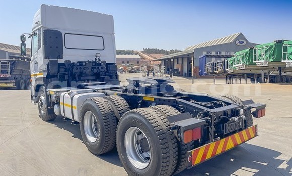 Acheter Occasion Utilitaire Nissan UD Blanc à Maseru, Maseru Acheter Occasion Utilitaire Nissan UD Blanc à Maseru, Maseru