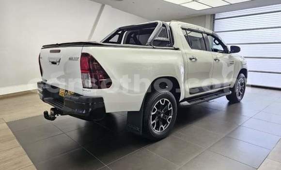 Sayi Na hannu Toyota Hilux White Mota in Maseru a Maseru Sayi Na hannu Toyota Hilux White Mota in Maseru a Maseru
