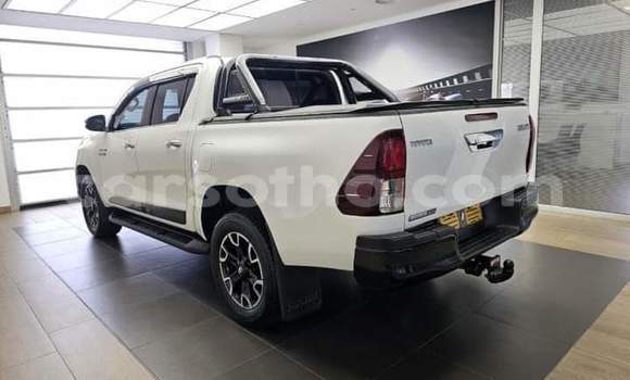 Sayi Na hannu Toyota Hilux White Mota in Maseru a Maseru Sayi Na hannu Toyota Hilux White Mota in Maseru a Maseru