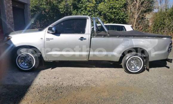 Sayi Na hannu Toyota Hilux Silver Mota in Maseru a Maseru Sayi Na hannu Toyota Hilux Silver Mota in Maseru a Maseru