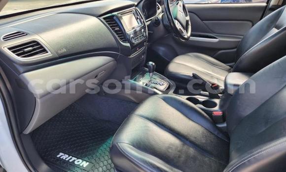 Acheter Occasion Voiture Mitsubishi Triton Blanc à Maseru, Maseru Acheter Occasion Voiture Mitsubishi Triton Blanc à Maseru, Maseru