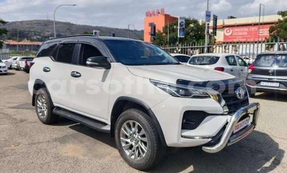 Buy Used Toyota Fortuner White Car in Maseru in Maseru Buy Used Toyota Fortuner White Car in Maseru in Maseru