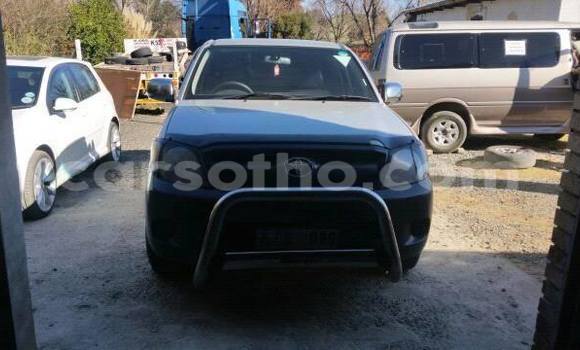 Sayi Na hannu Toyota Hilux Silver Mota in Maseru a Maseru Sayi Na hannu Toyota Hilux Silver Mota in Maseru a Maseru