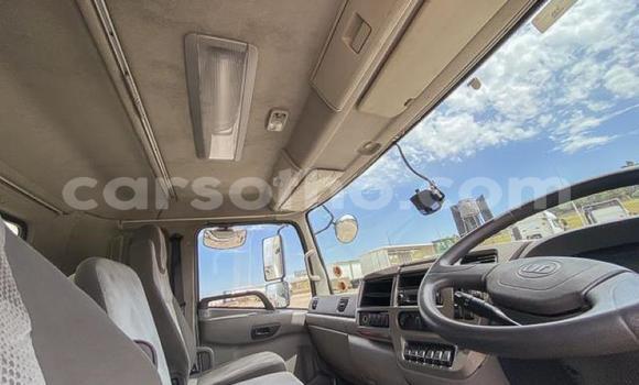 Sayi Na hannu Nissan UD White Babbar mota in Maseru a Maseru Sayi Na hannu Nissan UD White Babbar mota in Maseru a Maseru