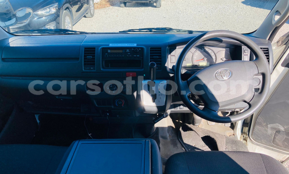 اشتري مستعمل Toyota Hiace White سيارة في Maseru في Maseru اشتري مستعمل Toyota Hiace White سيارة في Maseru في Maseru