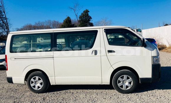 اشتري مستعمل Toyota Hiace White سيارة في Maseru في Maseru اشتري مستعمل Toyota Hiace White سيارة في Maseru في Maseru