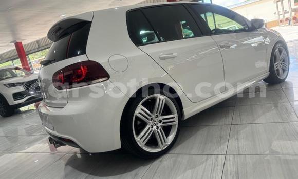 Sayi Na hannu Volkswagen Golf R White Mota in Maseru a Maseru Sayi Na hannu Volkswagen Golf R White Mota in Maseru a Maseru