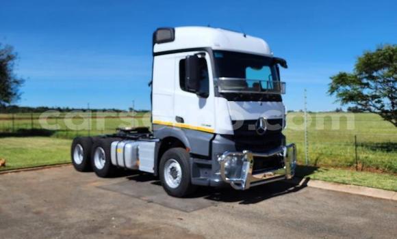 اشتري مستعمل Mercedes‒Benz Truck Other شاحنة في Maseru في Maseru اشتري مستعمل Mercedes‒Benz Truck Other شاحنة في Maseru في Maseru