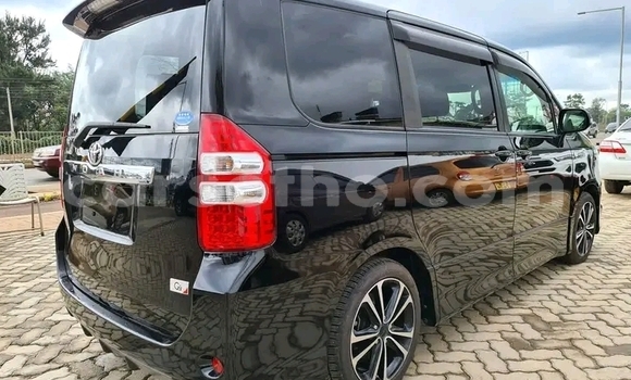 Sayi Na hannu Toyota Noah Black Mota in Maseru a Maseru Sayi Na hannu Toyota Noah Black Mota in Maseru a Maseru