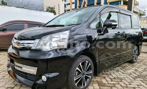 Sayi Na hannu Toyota Noah Black Mota in Maseru a Maseru Sayi Na hannu Toyota Noah Black Mota in Maseru a Maseru