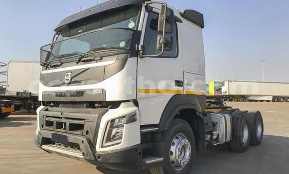 اشتري مستعمل Volvo F4 White شاحنة في Maseru في Maseru اشتري مستعمل Volvo F4 White شاحنة في Maseru في Maseru