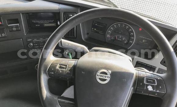 اشتري مستعمل Volvo F4 White شاحنة في Maseru في Maseru اشتري مستعمل Volvo F4 White شاحنة في Maseru في Maseru
