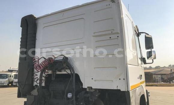 اشتري مستعمل Volvo F4 White شاحنة في Maseru في Maseru اشتري مستعمل Volvo F4 White شاحنة في Maseru في Maseru