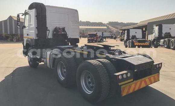 اشتري مستعمل Volvo F4 White شاحنة في Maseru في Maseru اشتري مستعمل Volvo F4 White شاحنة في Maseru في Maseru