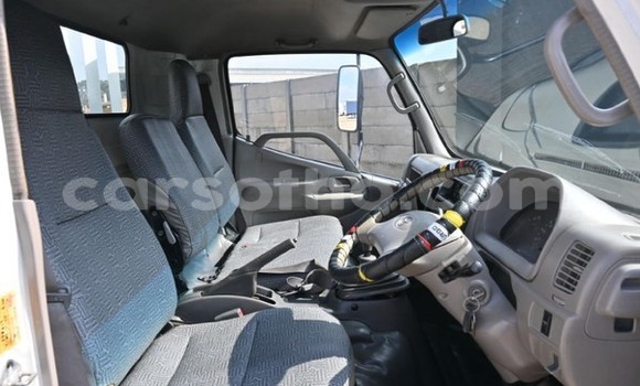 اشتري مستعمل Toyota Dyna White شاحنة في Maseru في Maseru اشتري مستعمل Toyota Dyna White شاحنة في Maseru في Maseru