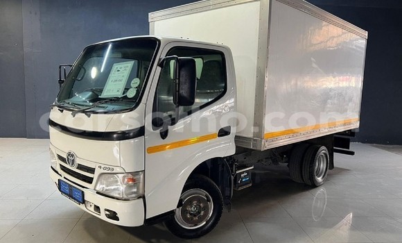 اشتري مستعمل Toyota Dyna White شاحنة في Maseru في Maseru اشتري مستعمل Toyota Dyna White شاحنة في Maseru في Maseru