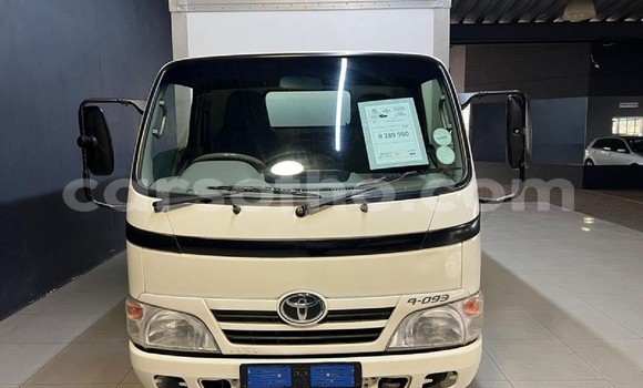اشتري مستعمل Toyota Dyna White شاحنة في Maseru في Maseru اشتري مستعمل Toyota Dyna White شاحنة في Maseru في Maseru