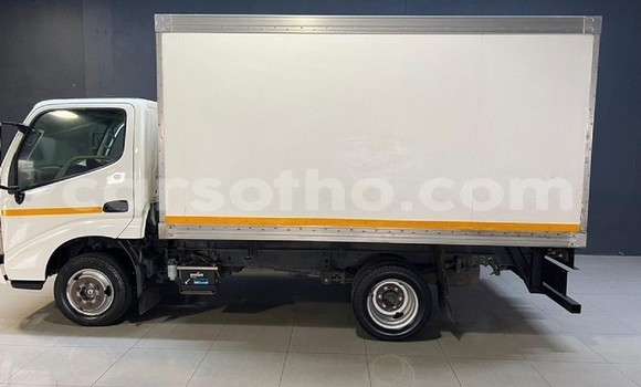اشتري مستعمل Toyota Dyna White شاحنة في Maseru في Maseru اشتري مستعمل Toyota Dyna White شاحنة في Maseru في Maseru