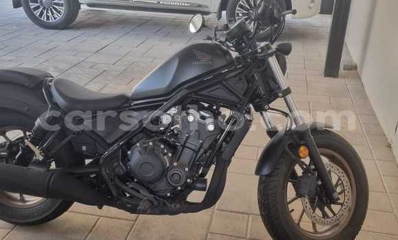 Sayi Na hannu Honda Rebel Black Motsi in Butha Buthe a Butha-Buthe