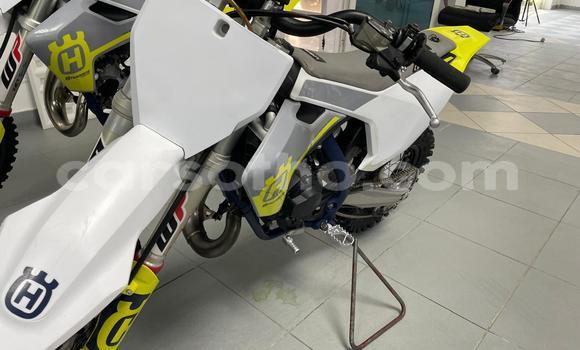 Sayi Na hannu Husqvarna TC Beige Motsi in Maseru a Maseru