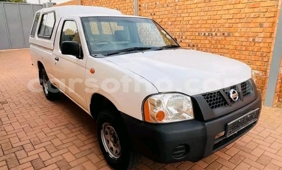 Acheter Occasion Voiture Nissan NP 300 Blanc à Maseru, Maseru Acheter Occasion Voiture Nissan NP 300 Blanc à Maseru, Maseru